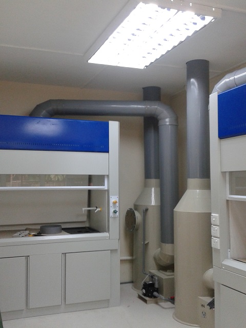 Fume Cupboard With Scrubber